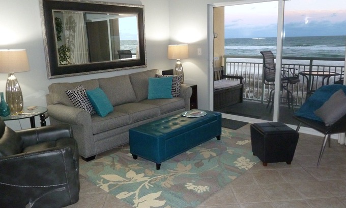 Fort Walton Beach Condominio | LUJOSO, RECIENTEMENTE REMODELADO, CONDOMINIO FRENTE AL GOLFO. Servicio de playa.
