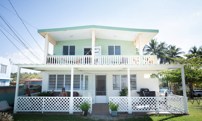 Rio Grande Cama Y Desayuno | PELICAN REEF BEACHFRONT 2 BED 1 BATH A/C ON SMALL FARM, SURF RIGHT OUT FRONT