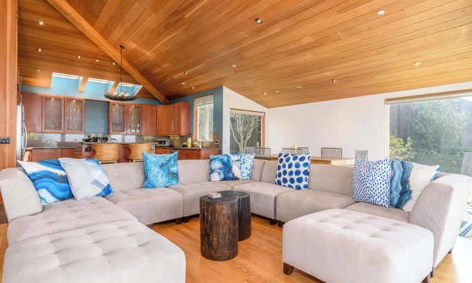 Sea Ranch Casa | Pelican's Landing | Amazing Views & Hot Tub!