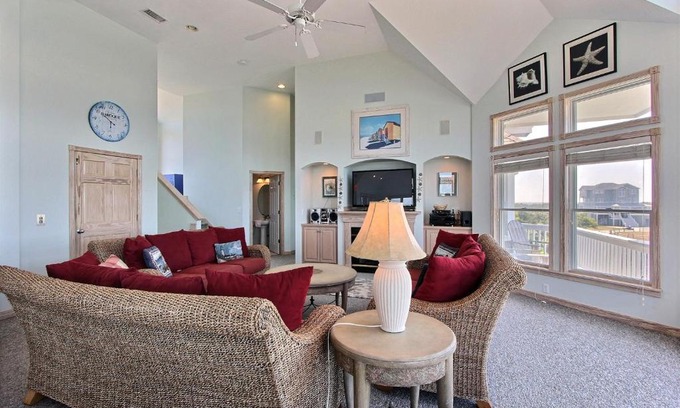 Avon Casa | Pelican's Pad #14-9