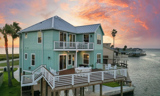 Jamaica Beach Casa | Pelican's Perch is a brand new home with the best sunset views in Jamaica Beach!