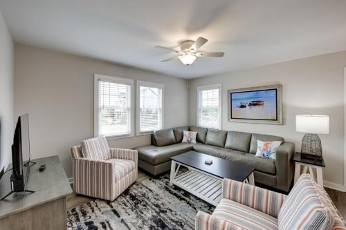 Buxton Casa | Pelican