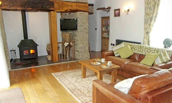 Llanfyrnach Cabaña | Penalltcych Farmhouse, Abercych