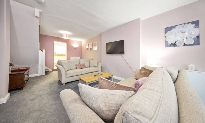 Long Itchington Casa | Pendicke Place Cottage | 2 bed house sleeps 4 | Southam Centre | Inspire Homes