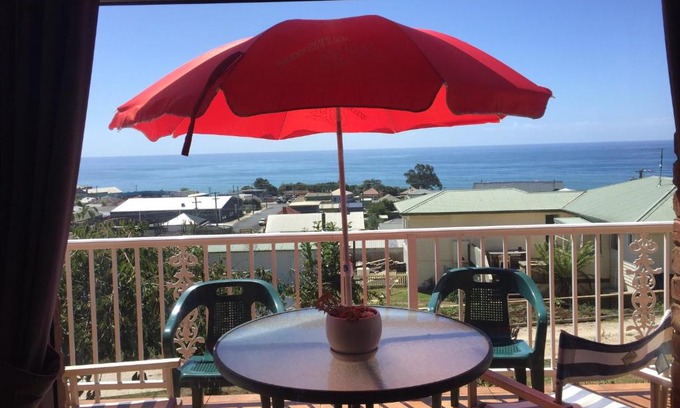 Penguin Casa | Penguin Seaside Homestay