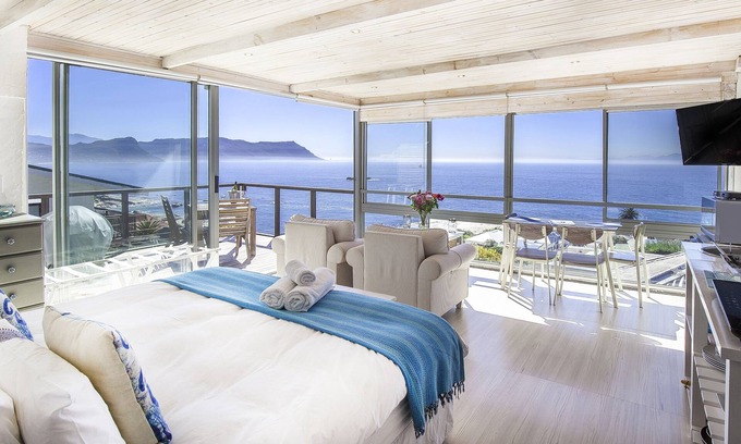 Simon's Town Casa | Penguins View Guesthouse