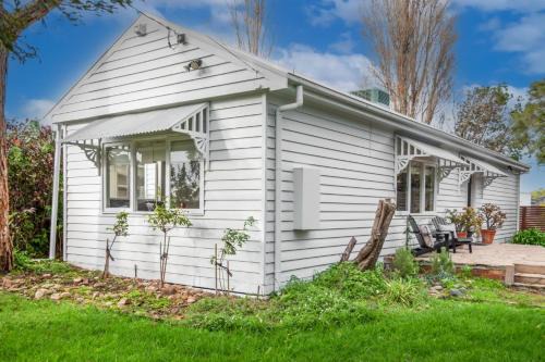 Tootgarook Casa | Peninsula Holiday Cottage 10 minutes walk to the beach