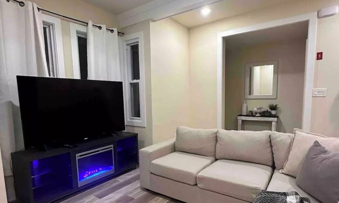 Pennsville Casa | Pennsvilee Spacious BEAUTIFUL 2 Bedroom HOME.
