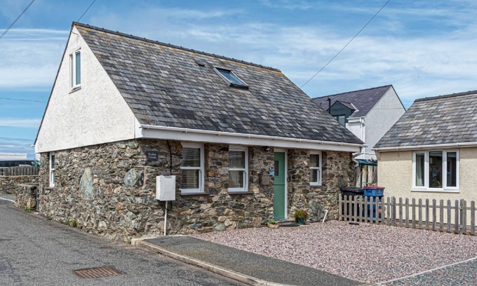 Cemaes Bay Cabaña | Penrhyn Cottage - una cabaña con capacidad para 4 personas en 2 habitaciones