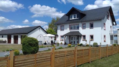Morsdorf Cama Y Desayuno | Pension Kölzer