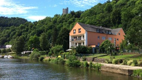 Laurenburg Casa | Pension & Seminarhaus "Haus am Fluss"