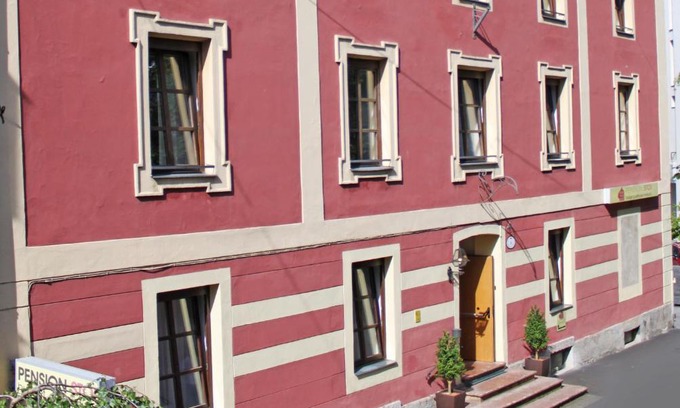 Innsbruck City Centre Hotel | Pension Stoi budget guesthouse