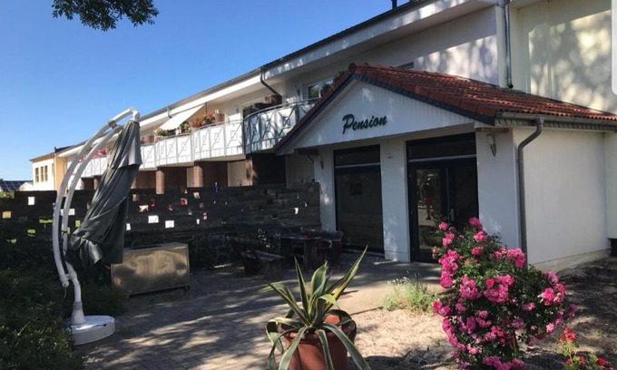 Trinwillershagen Casa | Pension " Zu den Linden" Trin