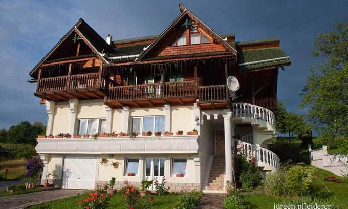 Sisesti Casa | Pensiunea Amethyst