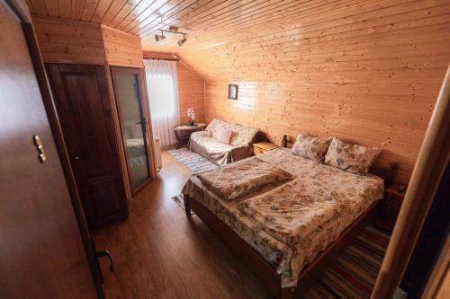 Sugag Casa | Pensiunea Casa Iulia Transalpina