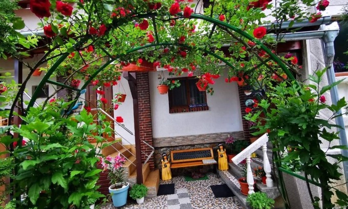 Curtea De Arges Casa | Pensiunea Eden