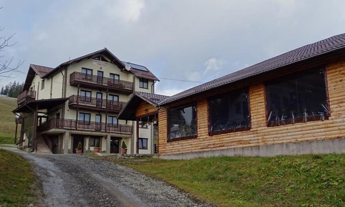 Dorna Candrenilor Casa | Pensiunea Gabriela