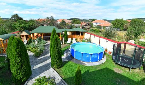 Hateg Casa | Pensiunea Mama Lia
