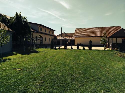 Pui Casa | Pensiunea Marmis