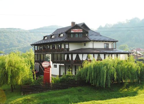 Oestii Paminteni Casa | Pensiunea Meridian