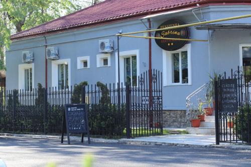 Chiscani Casa | Pensiunea Sabrina