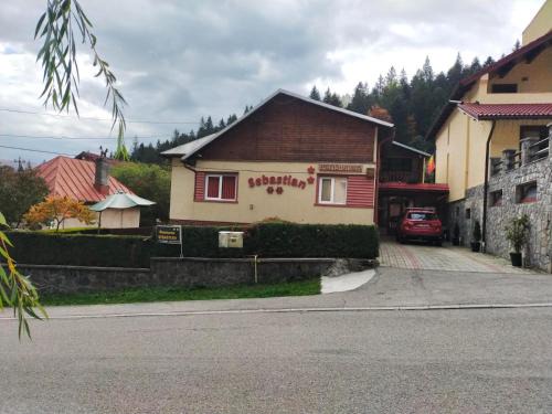 Busteni Casa | Pensiunea Sebastian