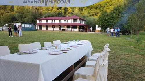 Hamcearca Casa | Pensiunea Turistica VALEA MIERII