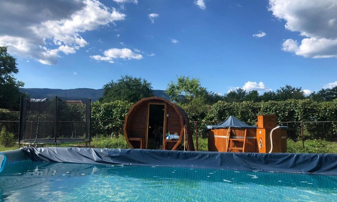 Stanesti Casa | Pensiunea Valea Șușiței, Ciubar, Sauna, ATV, Safari, Offroad Jeep, Ghid Turistic Climbing, Rafting, Safari, Paragliding