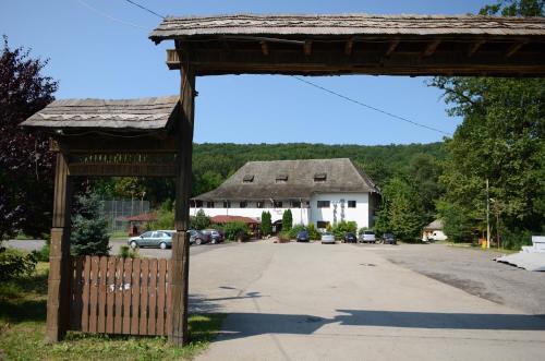 Bascov Casa | Pensiunea Valea Ursului