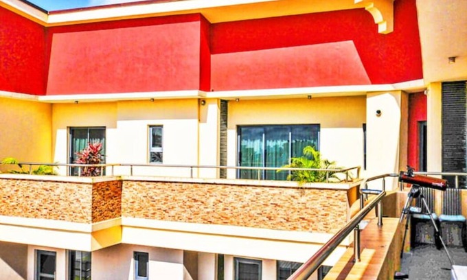 Ofin Apartamento | Penthouse 3-Bedroom w Pool, Gym & Ocean View