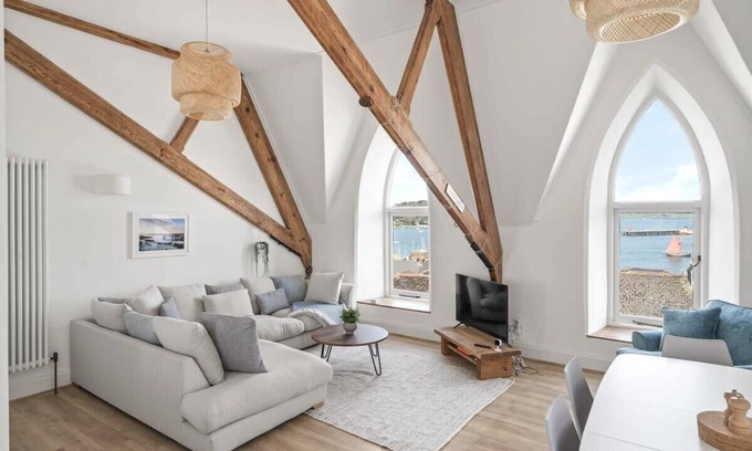 Mylor Churchtown Apartamento | Penthouse Apartment with Sea Views, Falmouth