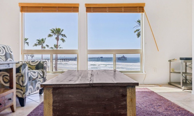 Imperial Beach Condominio | Penthouse Beach Escape! Great View. Gated Parking. WiFI. Heated Pool. Sleeps 6
