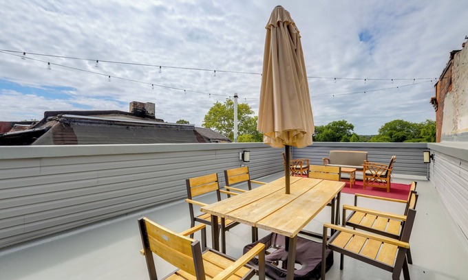 North Philadelphia West Condominio | Penthouse Condo w/Rooftop Deck in Philadelphia!