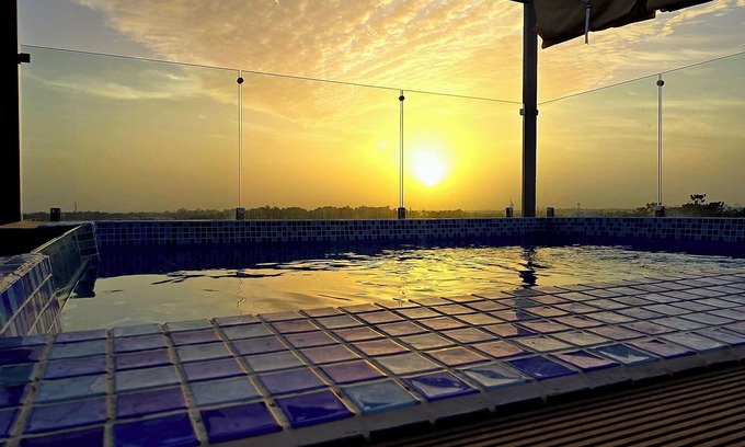 Altos de Arroyo Hondo Apartamento | Penthouse gated with private terrace and pool near the US Embassy