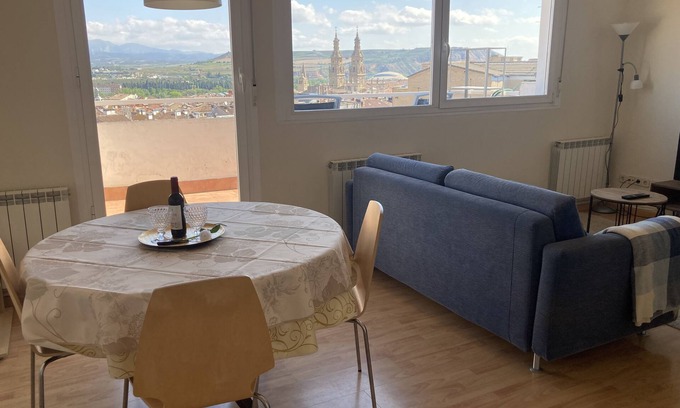 Logrono City Centre Apartamento | ATICO EN CENTRO DE LOGROÑO CON VISTAS