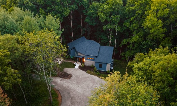 Laurelville Cabina | Penthouse in the Trees : 15 minutes to Hocking Hills State Park : Stunning Views
