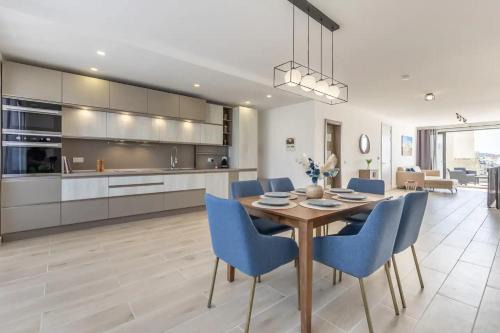 Il-Balluta Apartamento | Penthouse Just Steps Away From the Sea in Sliema