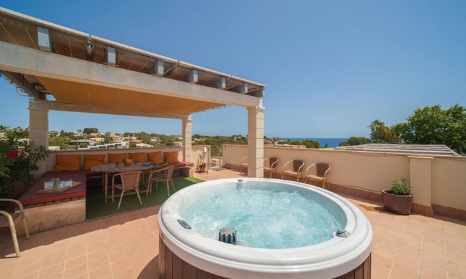 Cala Anguila-Cala Mendia Apartamento | Penthouse Las Palmeras by Interhome