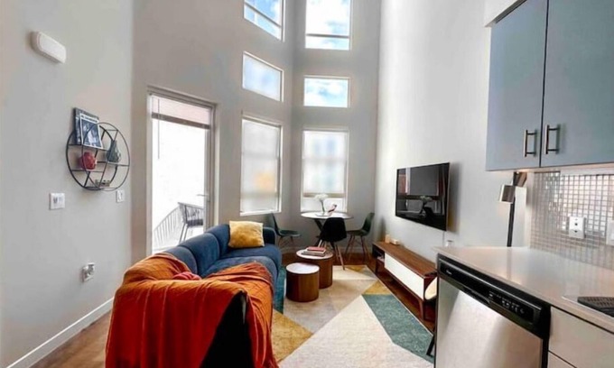 Mid-Wilshire Apartamento | Penthouse LOFT 2B1b in the primary location of Mid-Wilshire
