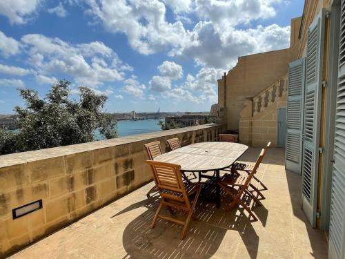 Valletta Apartamento | Penthouse w/unique harbour view