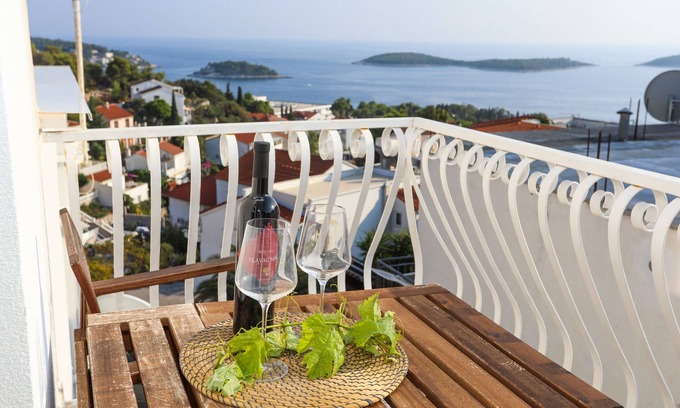 Hvar Apartamento | Penthouse with a Sea View