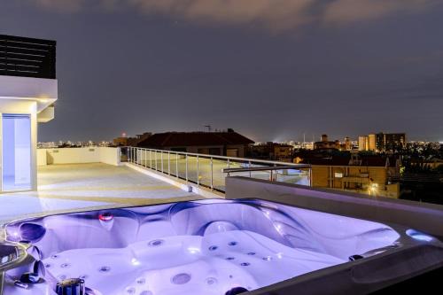 Agia Fyla Apartamento | Penthouse with outdoor hottub