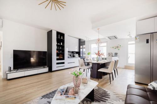 Corvin negyed Apartamento | Penthouse with Terraces, Sky Garden & Free Parking