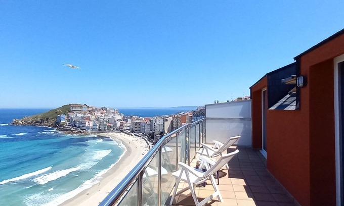 Malpica de Bergantinos Apartamento | Ático con maravillosas vistas al mar