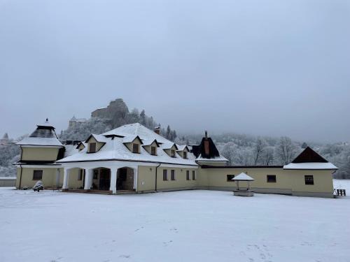 Oravsky Podzamok Casa | Penzión U dvoch levov