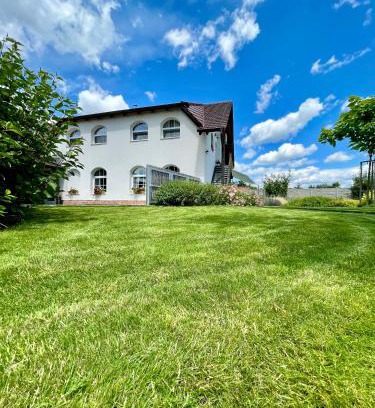 Hustenovice Casa | Penzion Apartmány Adamčík