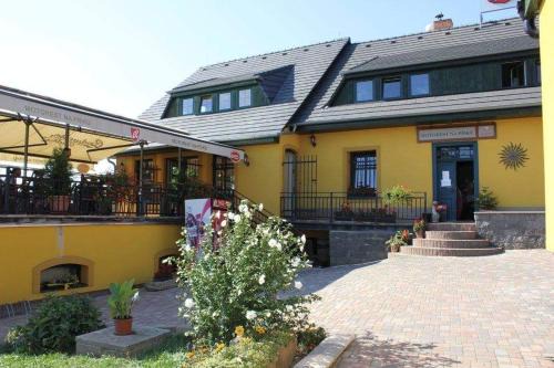 Okresanec Casa | Penzion/Motorest Na Písku