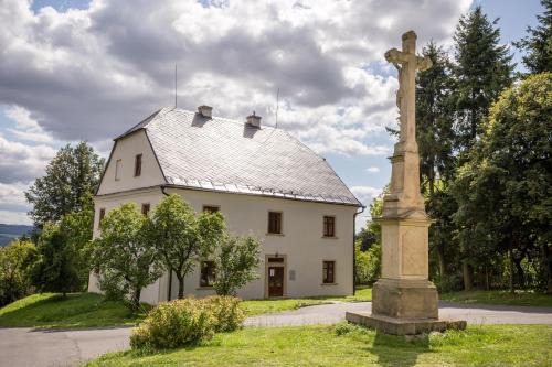 Tvrdkov Casa | Penzion U Křížové Cesty