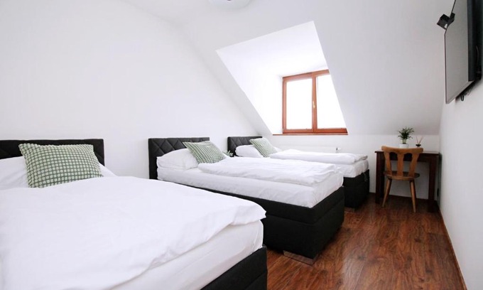 Mokra-Horakov Casa | Penzion u Zajíčku