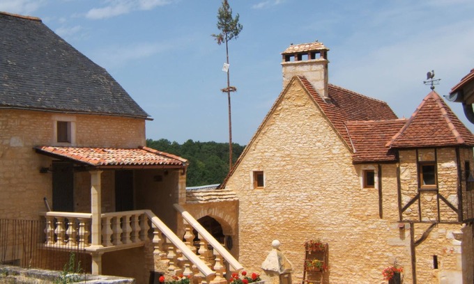 Salignac-Eyvignes Apartamento | Peony or downstairs bed and breakfast